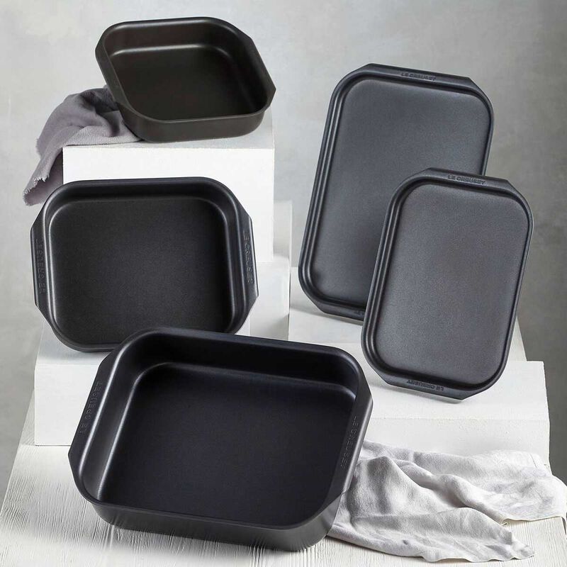 Le Creuset Oven Roasting Tin 27cm image number 1